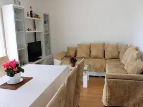 Apartamento con terraza, barbacoa y jardín - Image 4