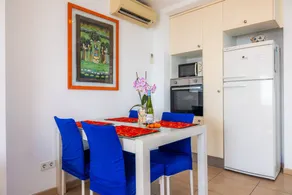 Apartment "Fábula" with Mediterranean Sea Views in S’Illot-Cala Morlanda - Image 5