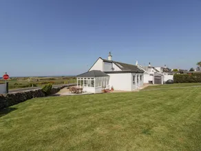 Cottage with sauna & garden | Beach view - Image 2