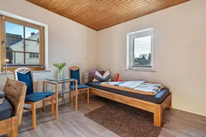 Habitación en casa de familia con terraza y jardín | Vistas al jardín - Image 2