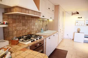 Maison avec piscine, jacuzzi et jardin - Image 3