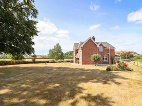 Family-friendly pleasant cottage with jacuzzi & garden | Pets are welcome - Image 3