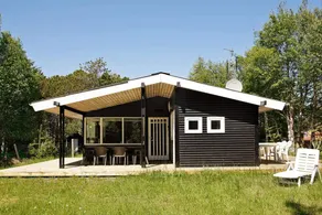 House with hot tub, terrace & sauna - Image 2