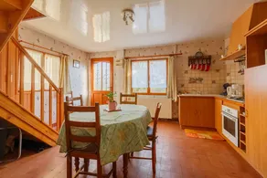 Cottage with garden, terrace & BBQ - Image 5