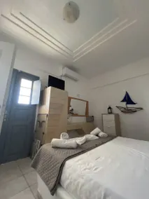 Pleasant dedicated room with pool, barbecue & terrace - Image 5