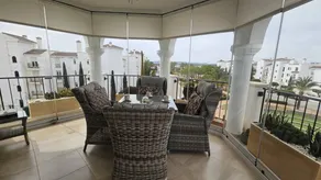 Appartamento con terrazza e piscina - Image 3