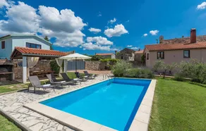 Fully equipped villa with private pool, terrace & barbeque | Dogs allowed - Image 3