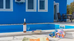Charmantes Ferienhaus mit Grill, Garten und Terrasse - Image 5
