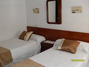 Hostal Maria Isabel - Image 3