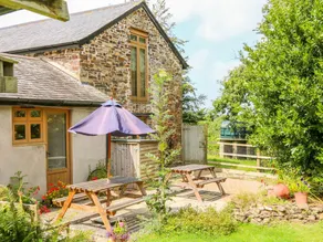 Cottage with garden - Image 2