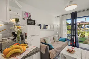 'Casa Romantico - Playmar' with Shared Pool, Private Terrace and Wi-Fi - Image 4