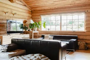 Modern log cabin by Dalby Huse beach - Image 2
