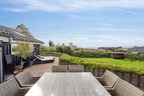 House with barbeque, garden & terrace | Sea view - Image 2