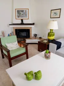 Family-oriented villa with garden, pool & BBQ - Image 3
