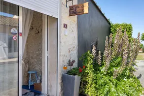 Cottage with BBQ, terrace & garden - Image 4