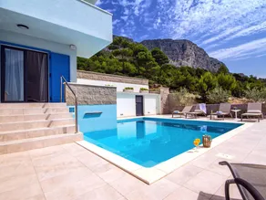 Child-friendly pleasant house with garden, terrace & barbecue | Nature view | Beach nearby - Image 2