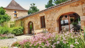 Charming holiday home with garden, terrace & pool | Garden view - Image 2