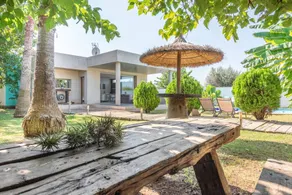 Villa with terrace, garden & private pool - Image 5