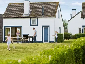 Bungalow mit beheiztem Pool und Terrasse - Image 4