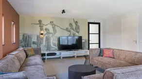 House with garden, sauna & pool - Image 2