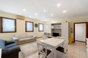 Flat with garden | Garden view - Image 4