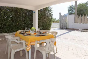 Villa with garden, terrace & barbecue | Sea view - Image 3