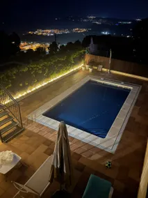 Voll ausgestattetes schönes Ferienhaus mit Terrasse und privatem Pool - Image 3