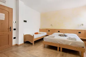 Room 'Agritur Dalcastagnè Girasole' with Mountain View, Shared Terrace and Wi-Fi - Image 4