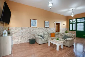 House with garden | Mountain view - Image 3