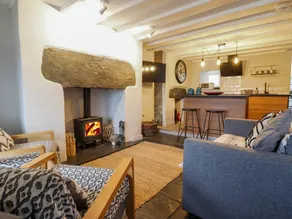 Cottage with terrace & garden - Image 3