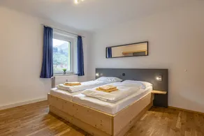 Apartment with hot tub & garden - Image 2