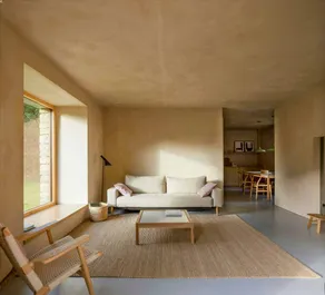 Casa vacacional apropiada para familias con terraza y jardín - Image 3