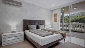 Maison avec jardin, piscine privée et terrasse | Vue panoramique | Adaptée au travail à distance - Image 4