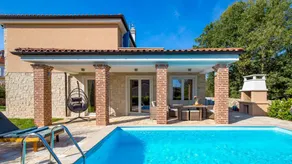 Fully equipped big house with garden, barbecue & terrace | City view | Pets are welcome - Image 3