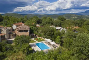 Family-friendly spacious villa with garden, BBQ & private pool | Mountain view | Pets are welcome - Image 4