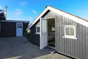 Charming holiday home with terrace & barbeque - Image 4