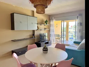 Holiday apartment with pool & garden - Image 5