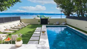 Fully equipped spacious flat with BBQ, garden & terrace | Garden view | Beach nearby - Image 3