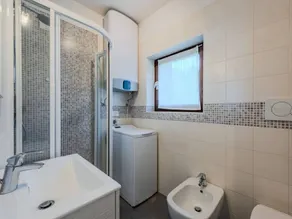 Holiday apartment with garden - Image 4