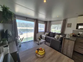 Chalet with heated pool & barbeque | Lake view - Image 4
