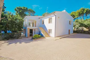 Merveilleuse villa avec barbecue, terrasse et piscine privée | Vue ville - Image 4