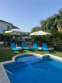Incantevole casa adatta alle famiglie con terrazza, giardino e piscina privata | Vista sul giardino - Image 5