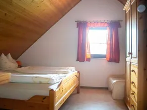 Child-friendly flat with sauna, heated pool & barbecue | Panoramic view - Image 3