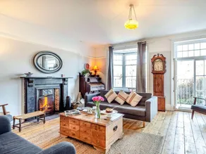 Fully equipped charming cottage with garden | Water view | Close to the beach | Pets are welcome - Image 3