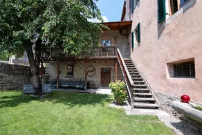Holiday apartment with garden | Garden view - Image 4