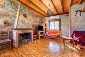 Maison avec piscine, terrasse et barbecue | Vue montagne | Parfaite pour le travail à distance - Image 5