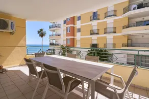 Flat with pool & terrace | Beach view - Image 2
