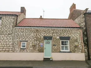 Cottage with garden - Image 2
