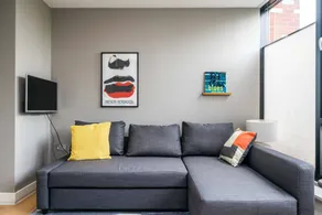 Stylish Flat by Victoria Park - Image 2
