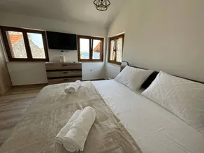 House with 1 room for 2 persons - Image 3